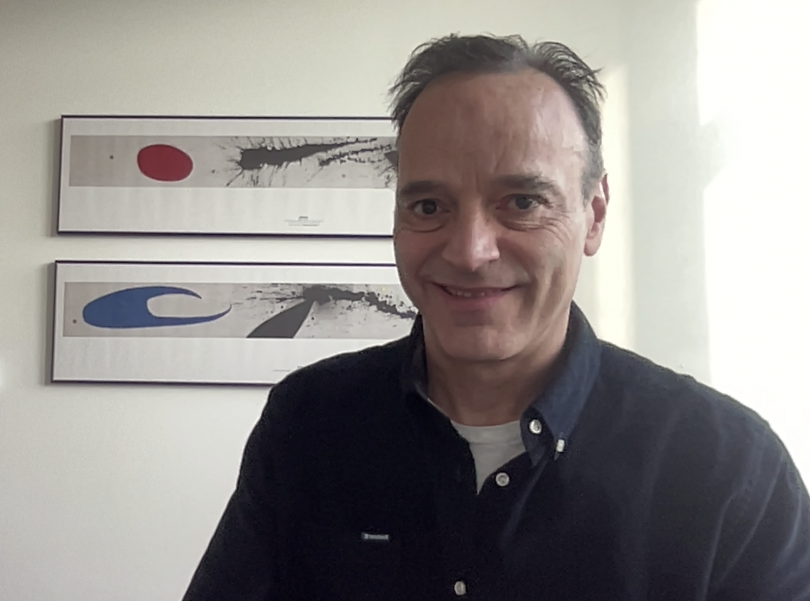 A self photo of Dr. Horacio de la Iglesia.
